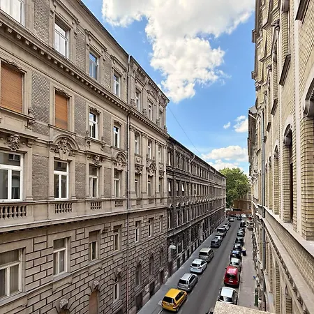 Cheerful In Center Apartmán Budapešť